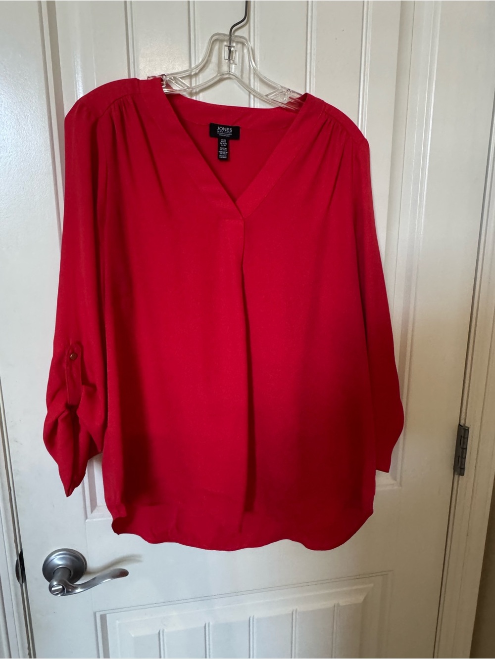 Jones New York Red V-Neck Roll-Tab Sleeve Blouse